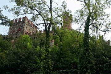 Salendo al castello (foto di Alessandro Vecchi - 2014)