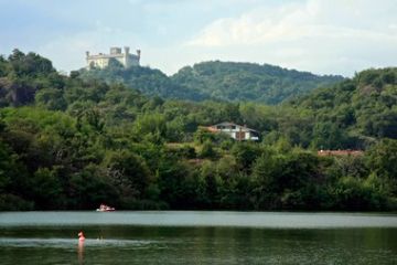 Il castello dal lago Sirio (foto di Alessandro Vecchi - 2014)